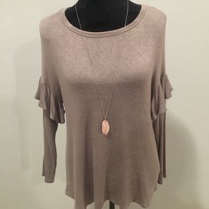 Blouse and necklace set